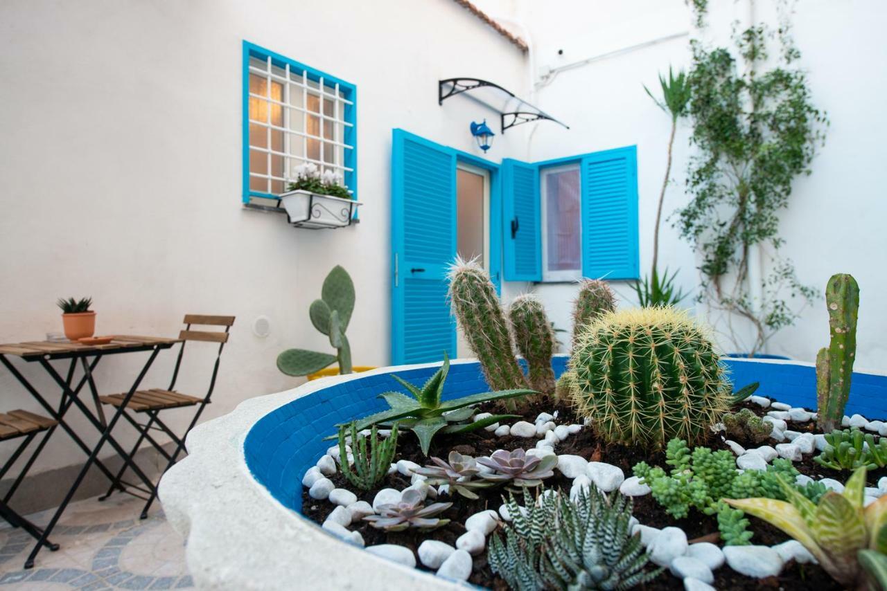 Light Blue - Apartment In The Middle Of Everything توري أنونزياتا المظهر الخارجي الصورة